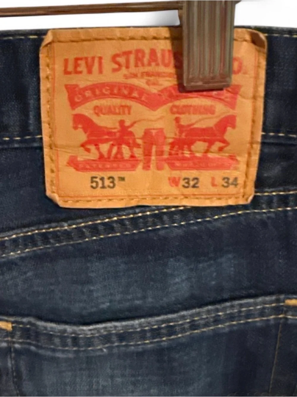 Levis slim straight